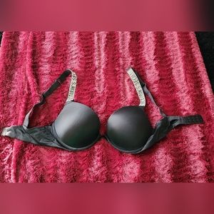 Victoria Secret plunge, push-up bra